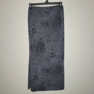 In Due Time black gray pull on flower print straight skirt size large